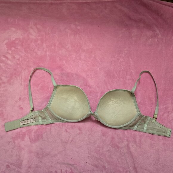 3 Victoria's Secret bras 34DD - Picture 5 of 13